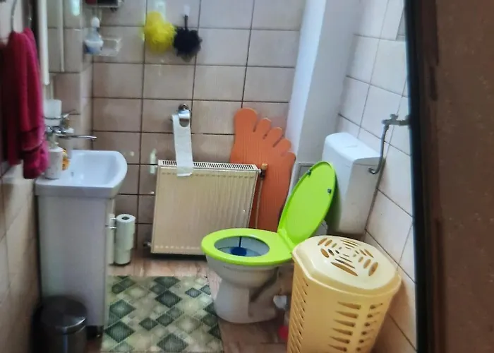 Cleopatra Apartment *