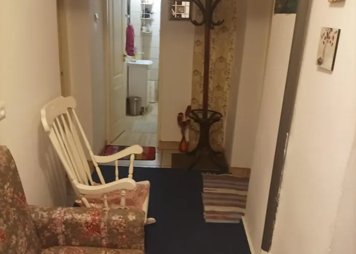 Cleopatra Apartment *